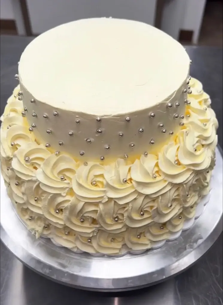 Fresh vegetarian pastries and baked goods in Edmonton, AB